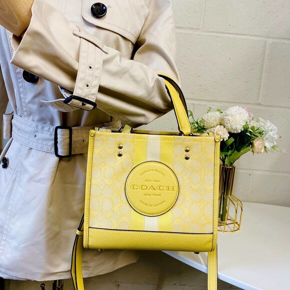 Coach C8417 Dempsey Tote 22 In Signature Jacquard In Gold/Retro Yellow Multi - Picture 8 of 10